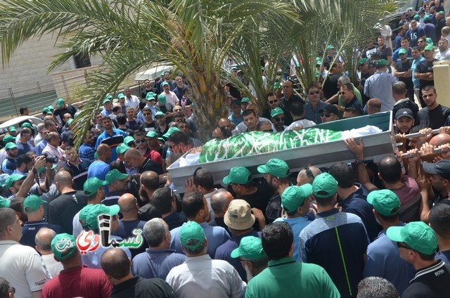 فيديو: كفرقاسم يتيمه اليوم ... الالاف في تشيع المرشد والمؤسس فضيلة العلامة الشيخ عبدالله نمر درويش الى مثواه الاخير